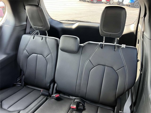 New 2025 Chrysler Voyager LX image 26