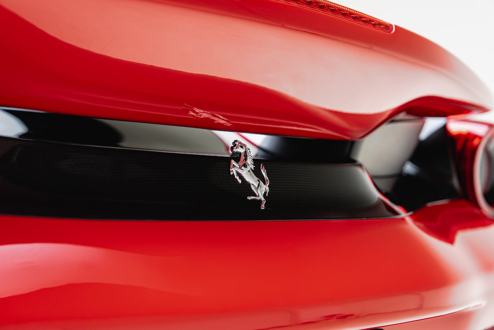 Used 2019 Ferrari 488 Pista Coupe RWD image 32