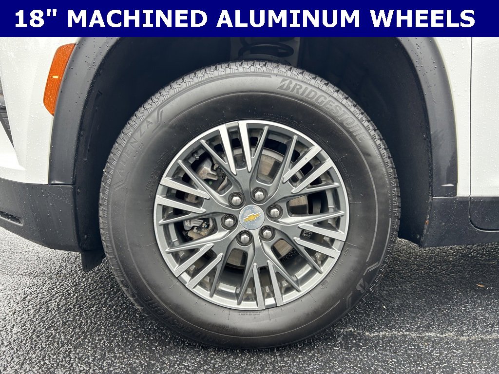 Used 2024 Chevrolet Traverse LT image 8