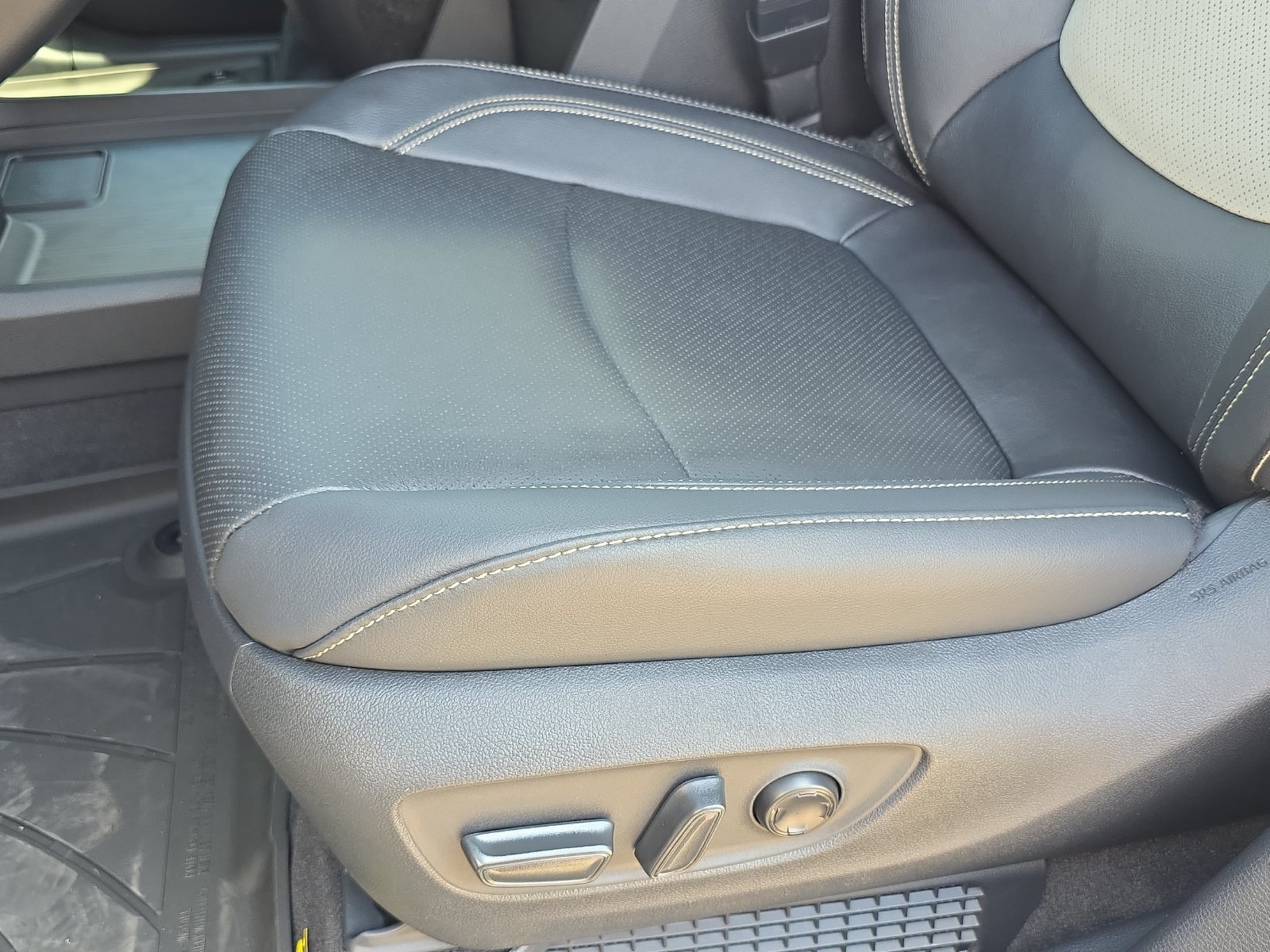New 2026 Toyota Sienna Limited FWD image 25