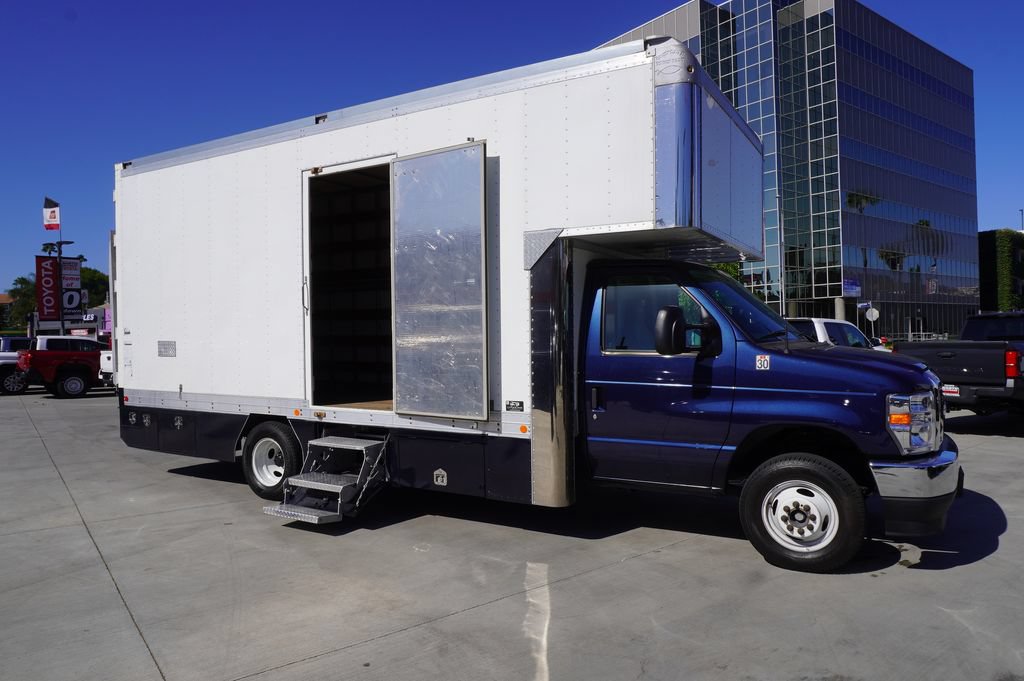 Used 2024 Ford E-450 and Econoline 450 Super Duty w/ Power Windows & Locks Group RWD image 20