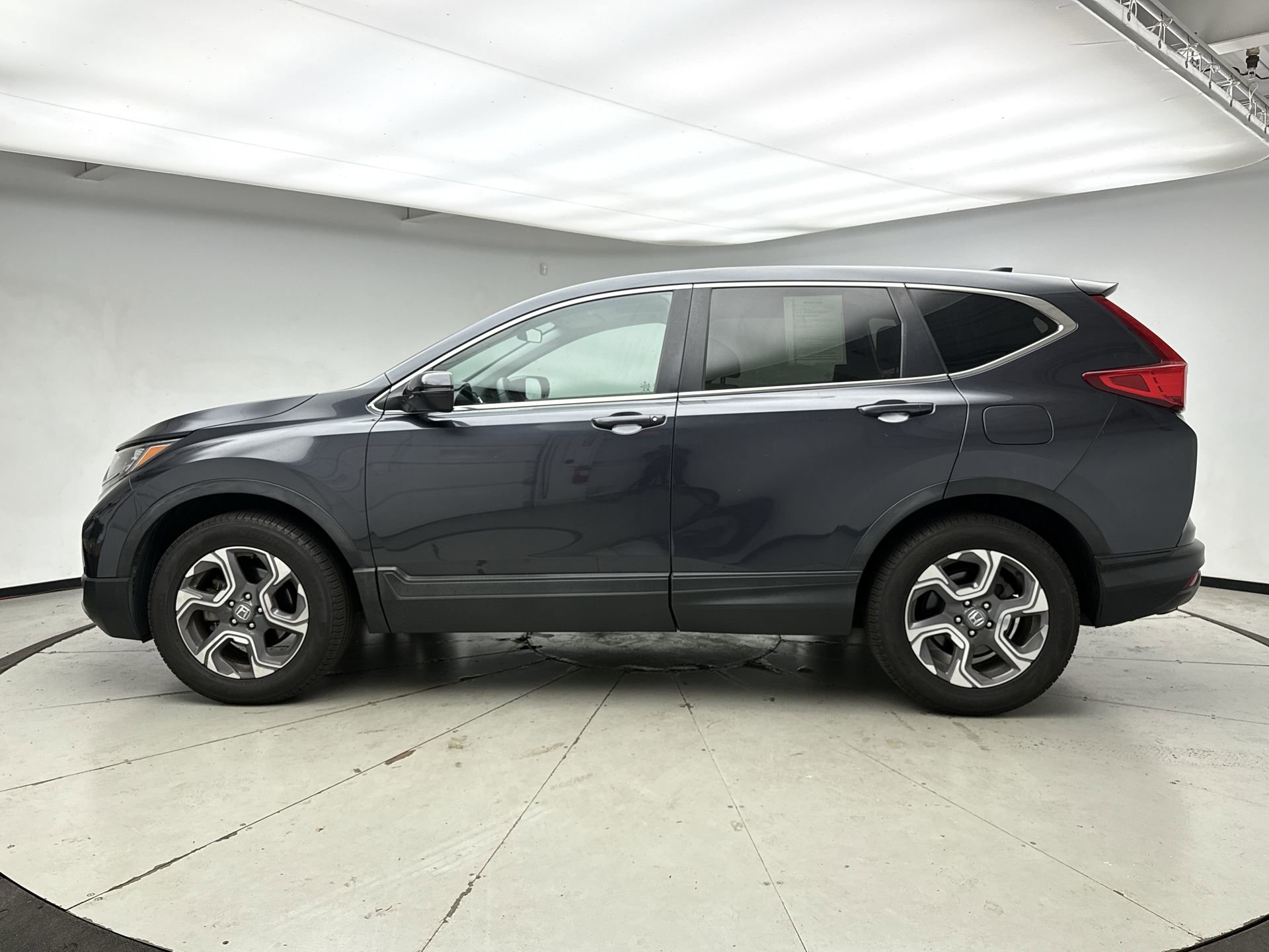 Used 2018 Honda CR-V EX image 2
