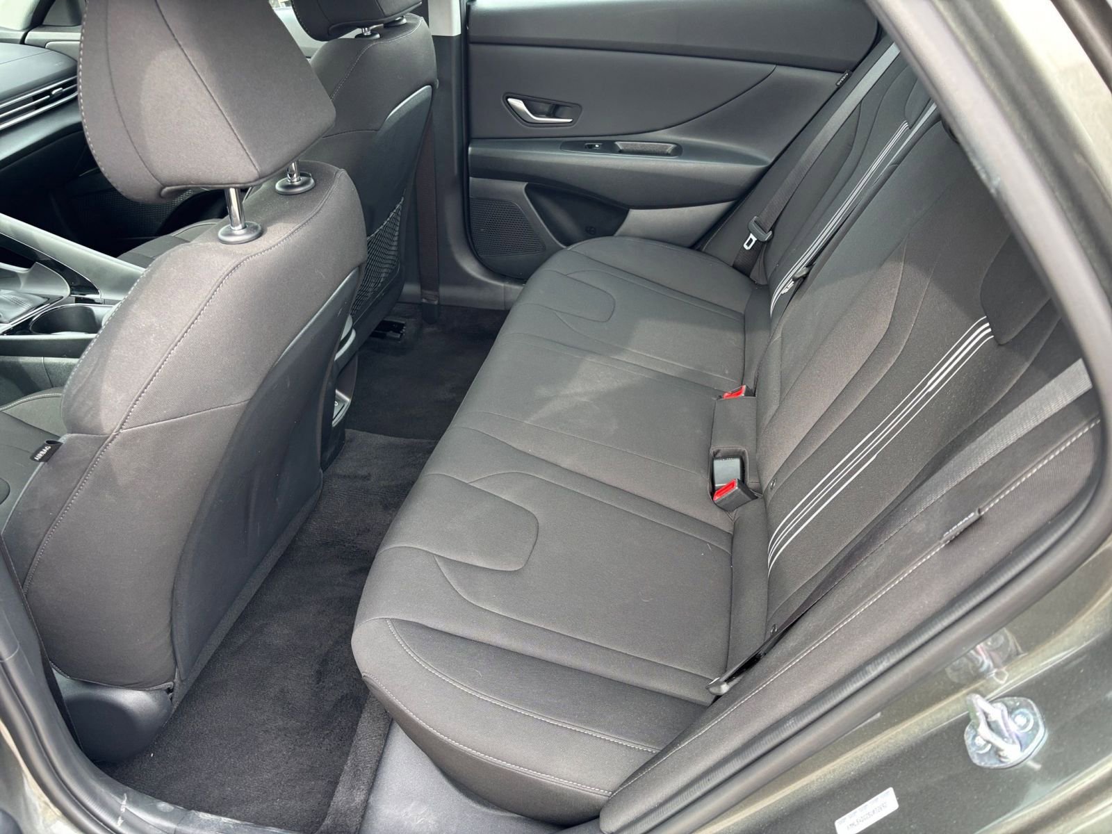 Used 2025 Hyundai Elantra SEL image 25