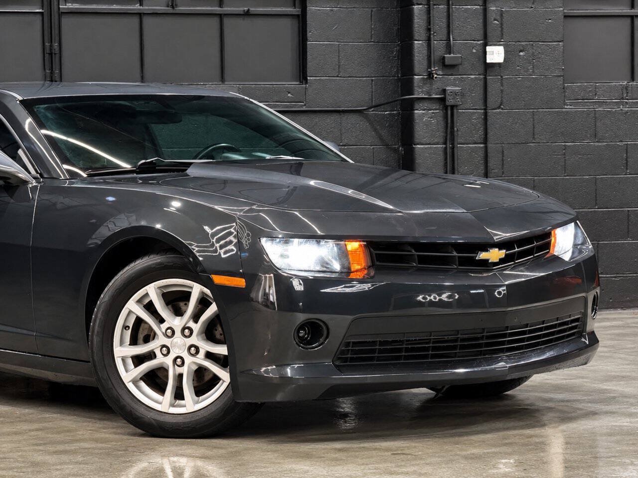 Used 2015 Chevrolet Camaro LT RWD image 15