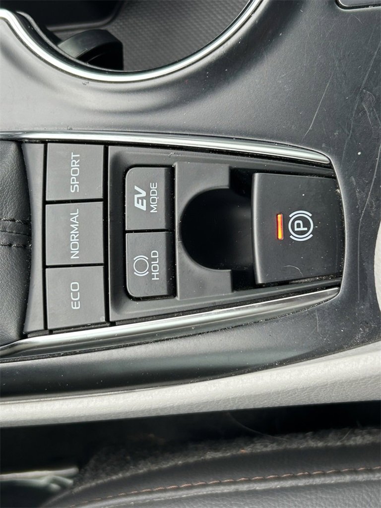 Used 2019 Toyota Camry LE image 24