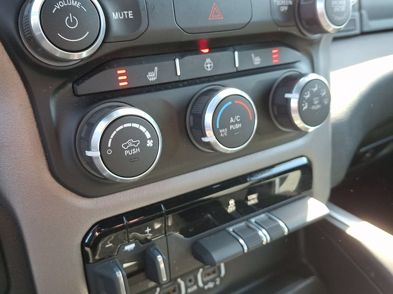 Used 2023 RAM 1500 Big Horn AWD/4WD image 23