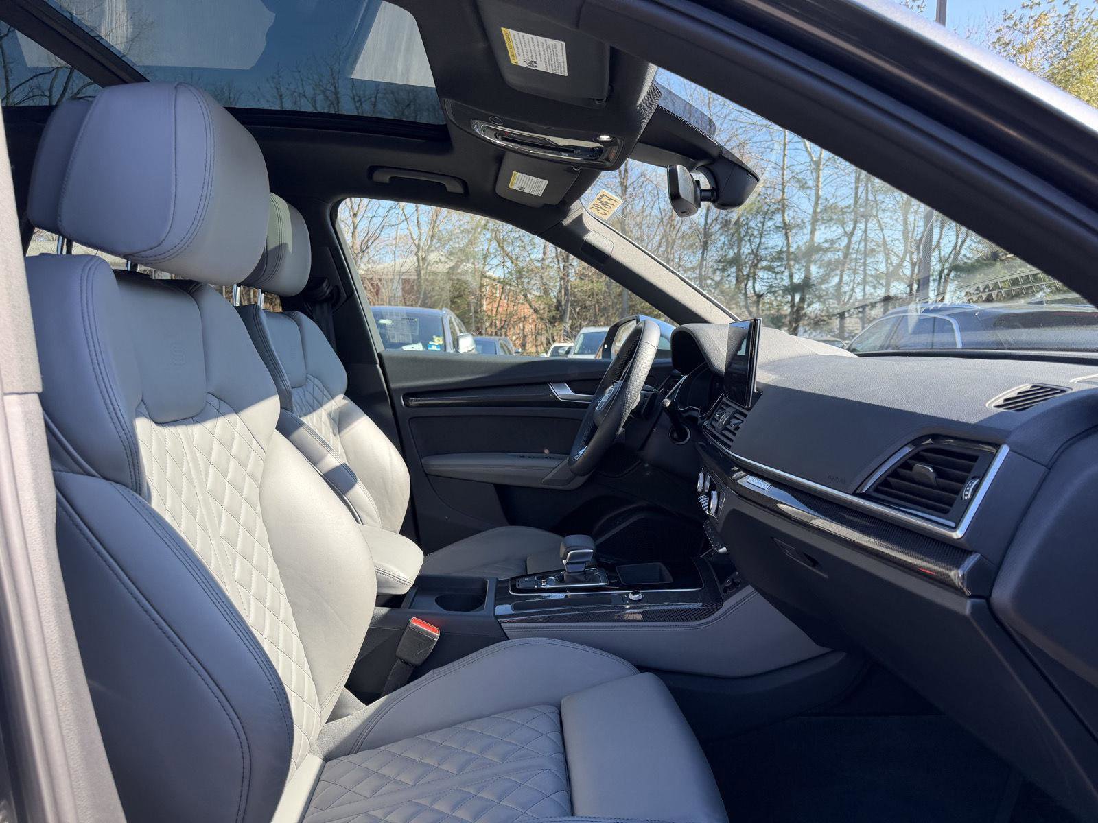 Used 2023 Audi SQ5 Premium Plus w/ Premium Plus Package image 15