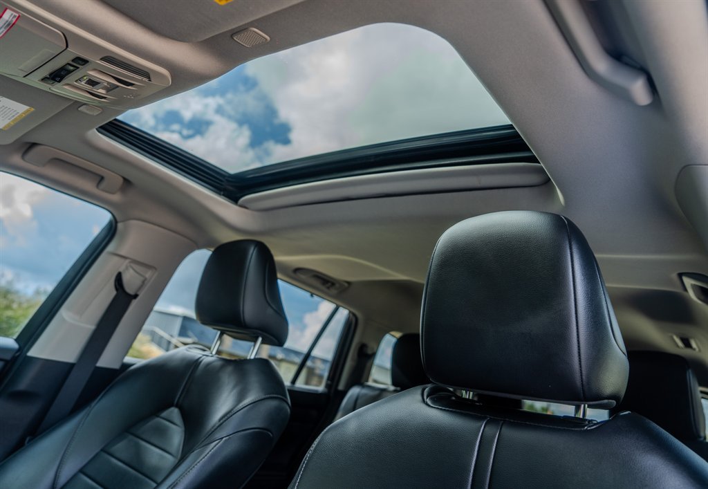 Used 2023 Toyota Highlander XLE FWD image 27