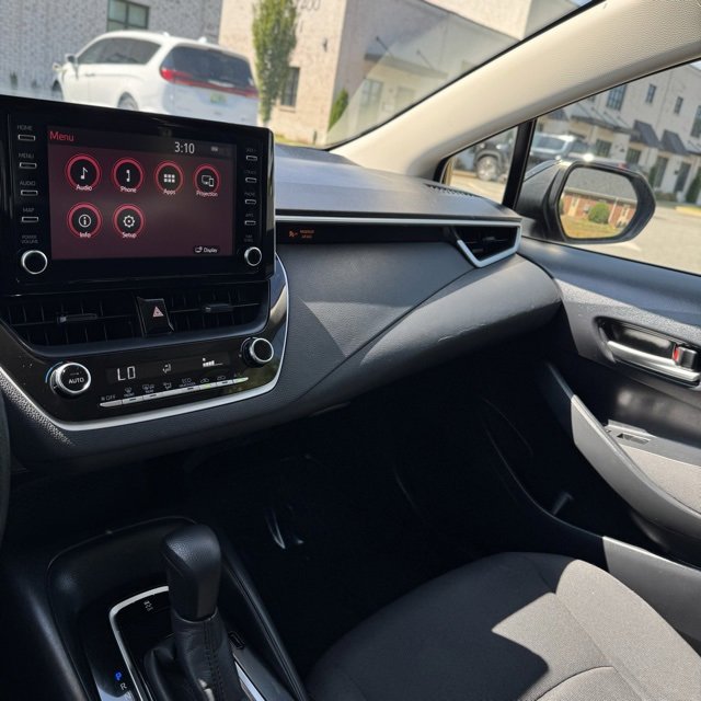 Used 2020 Toyota Corolla LE image 23