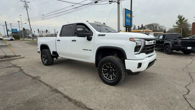 Used 2024 Chevrolet Silverado 3500 LT w/ Z71 Sport Edition image 2