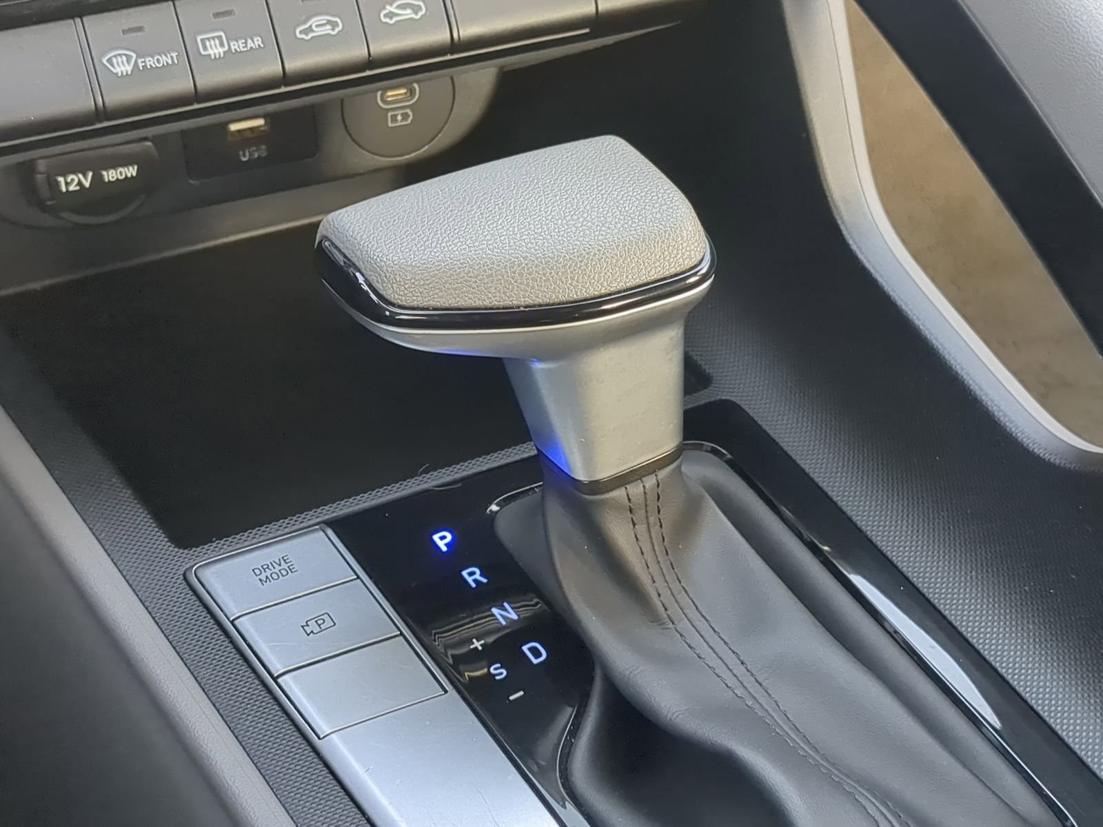 Used 2024 Hyundai Elantra SEL image 33