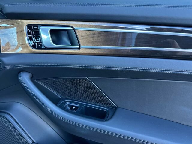 Used 2018 Porsche Panamera 4S AWD/4WD image 21