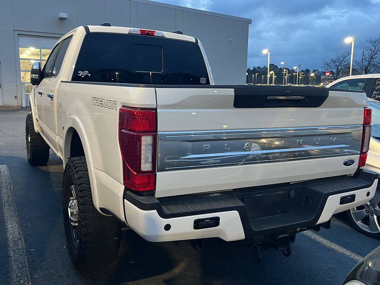 Used 2022 Ford F250 Platinum w/ Tremor Off-Road Package image 10