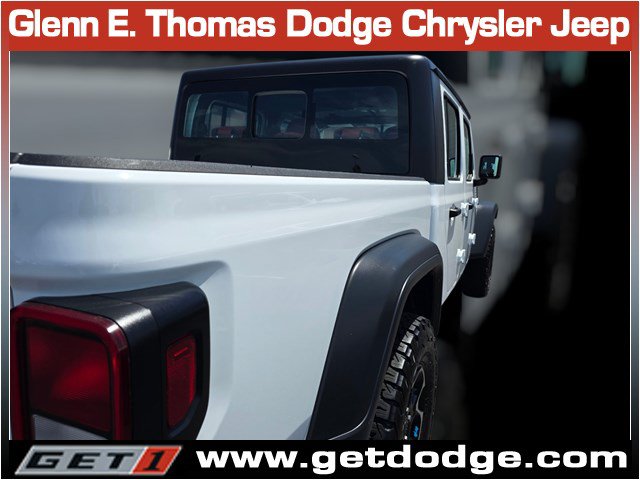 Certified 2023 Jeep Gladiator Sport AWD/4WD image 12