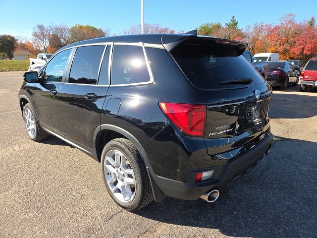 Used 2025 Honda Passport EX-L image 3