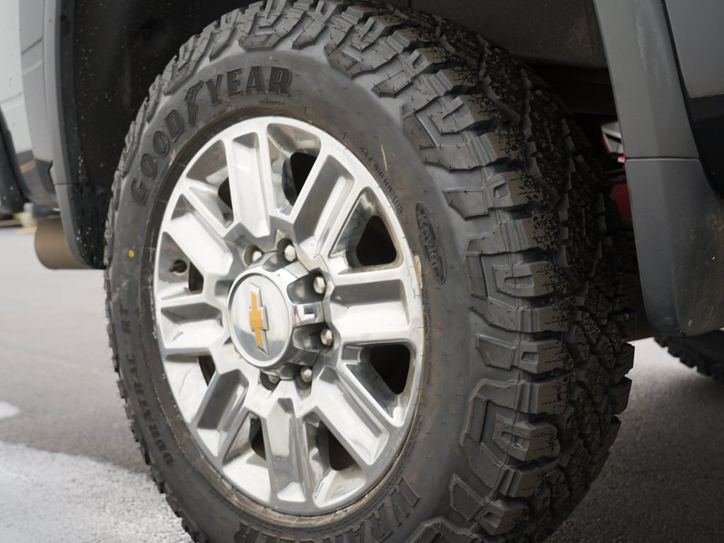 Used 2024 Chevrolet Silverado 3500 High Country w/ High Country Premium Package AWD/4WD image 32