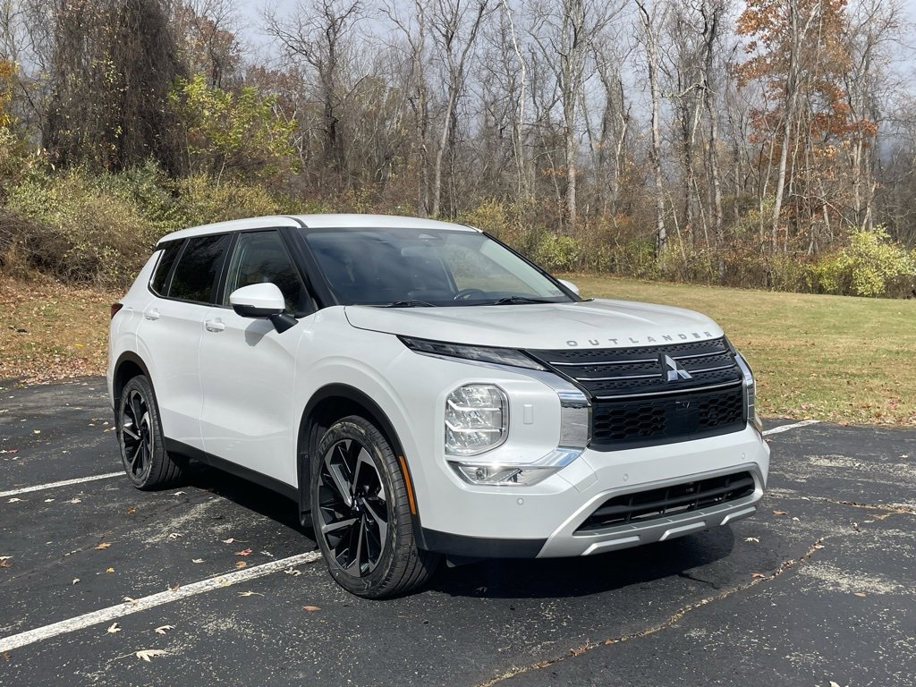 Used 2024 Mitsubishi Outlander SE