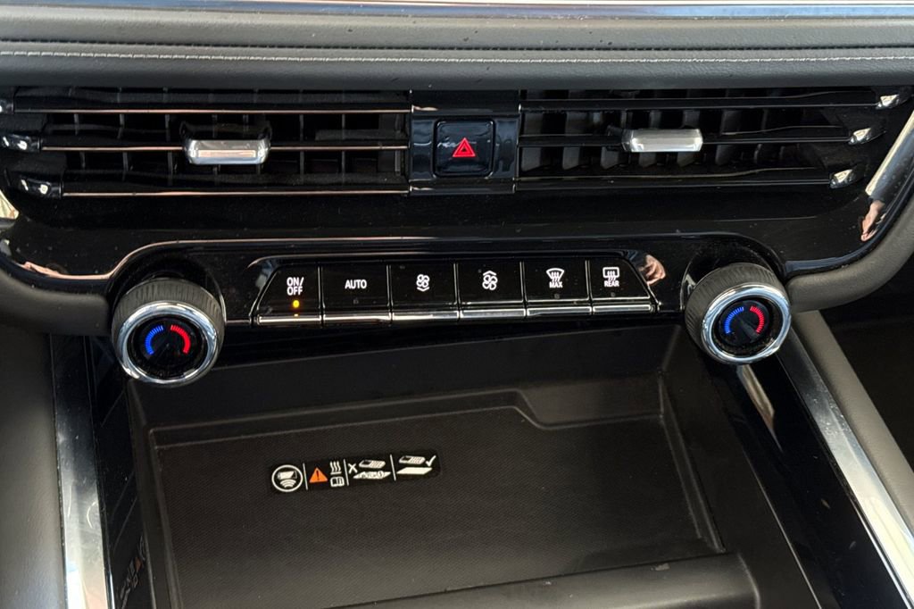 Used 2025 Chevrolet Suburban LT image 33