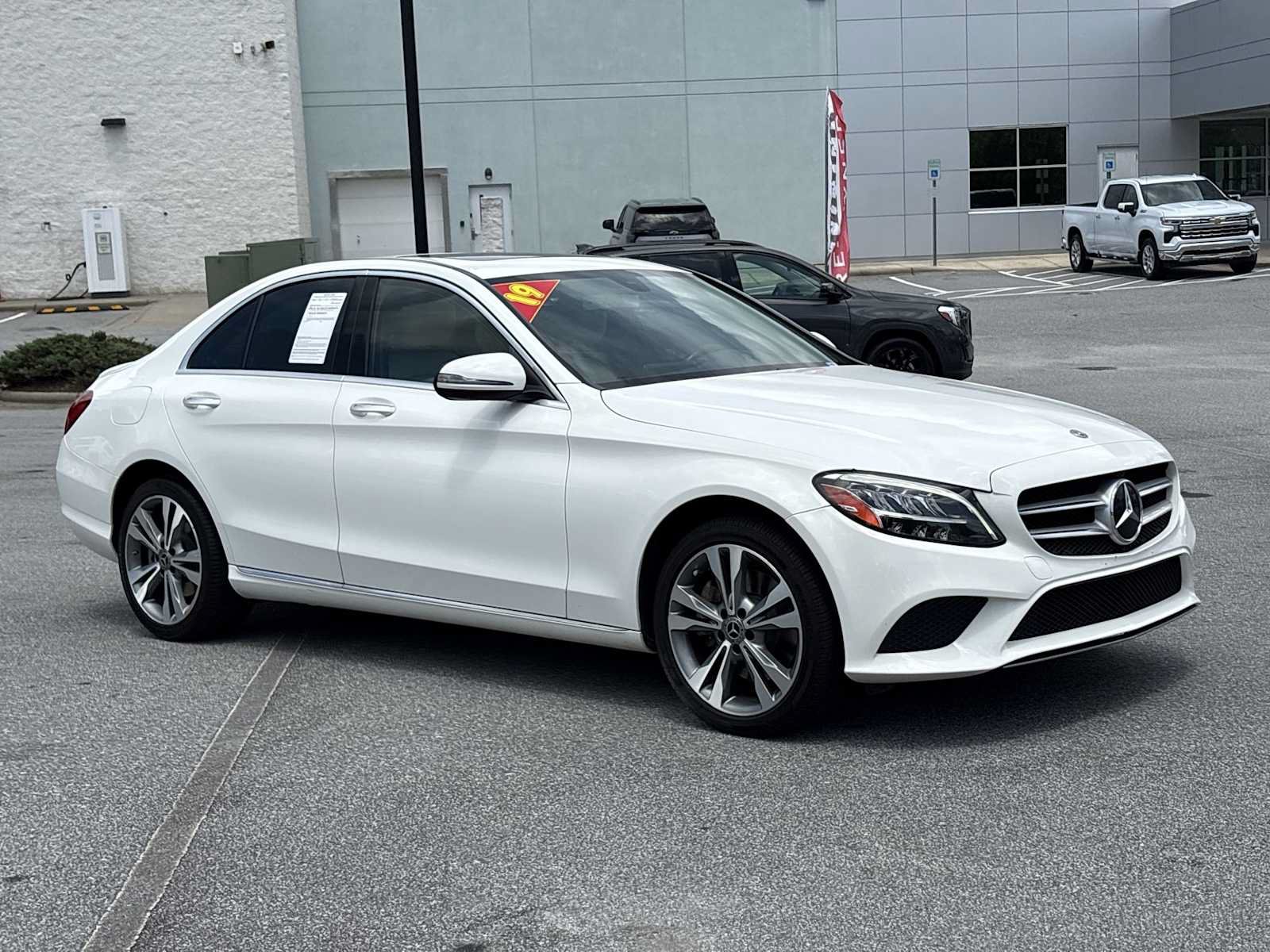 Used 2019 Mercedes-Benz C 300 4MATIC Sedan image 4
