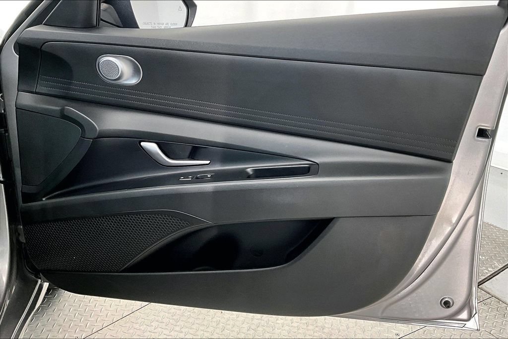 Certified 2021 Hyundai Elantra SEL FWD image 19