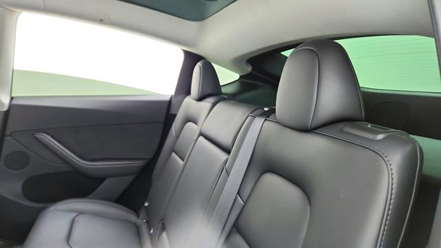 Used 2025 Tesla Model Y Performance image 29