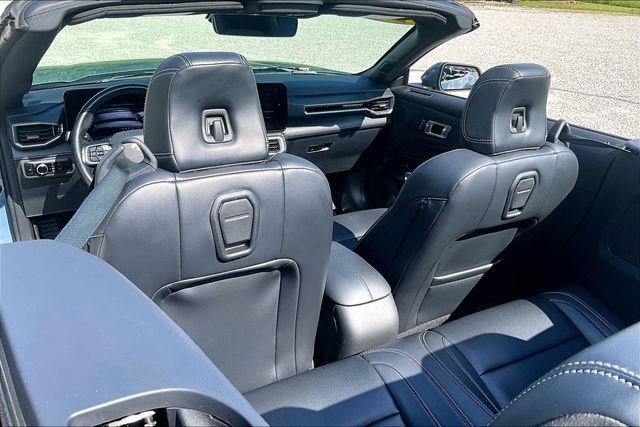 Used 2025 Ford Mustang Premium RWD image 33