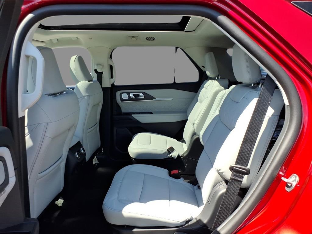 New 2026 Ford Explorer Platinum image 5