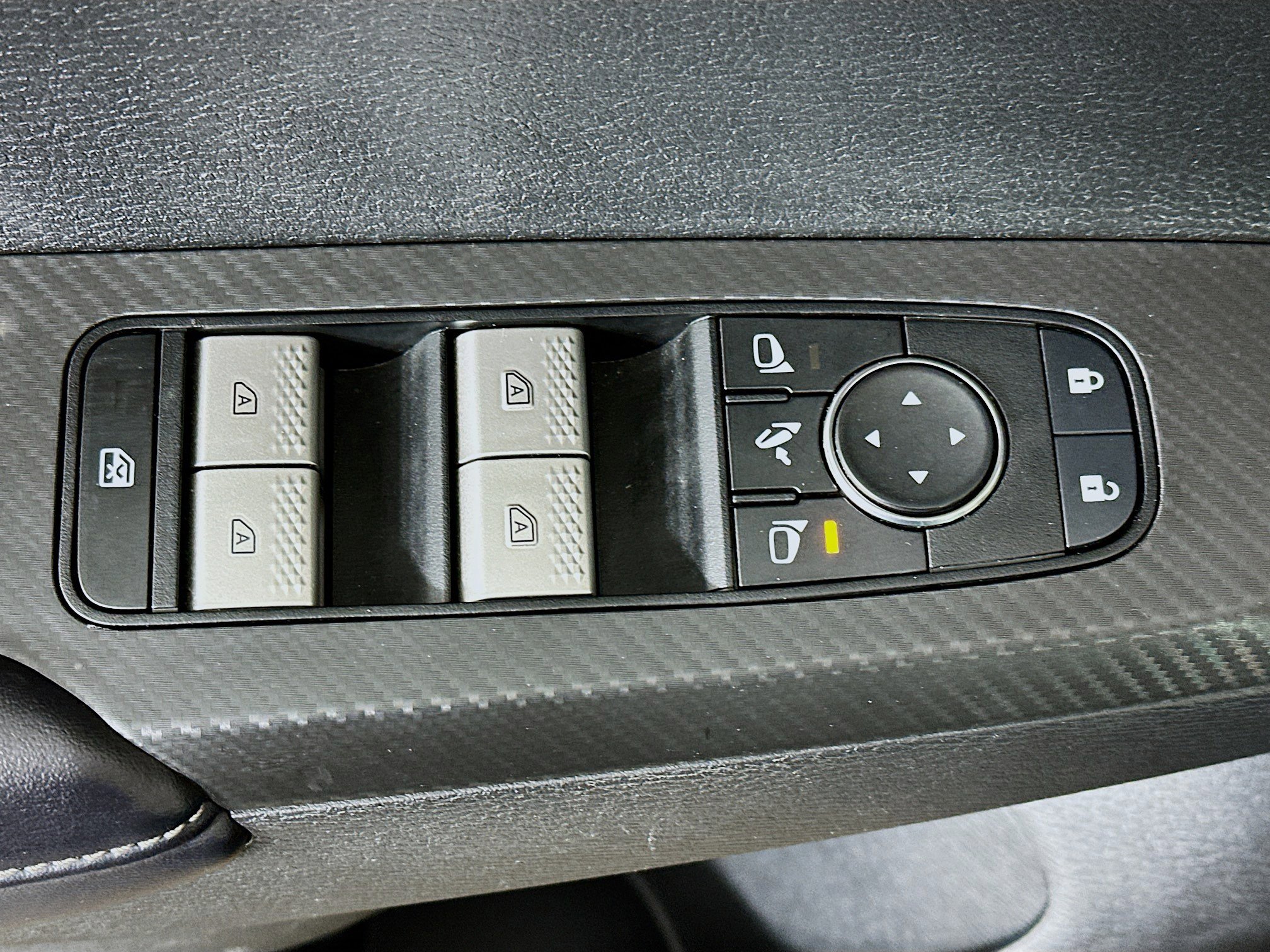 Used 2024 Mitsubishi Outlander SE image 15