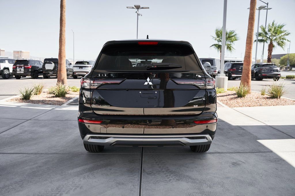 Used 2025 Mitsubishi Outlander SE FWD image 7