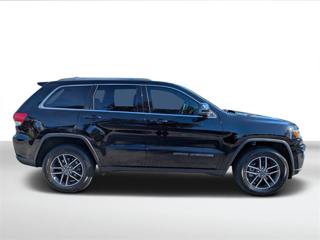 Used 2019 Jeep Grand Cherokee Laredo w/ 18" Wheel & 8.4" Radio Group image 2