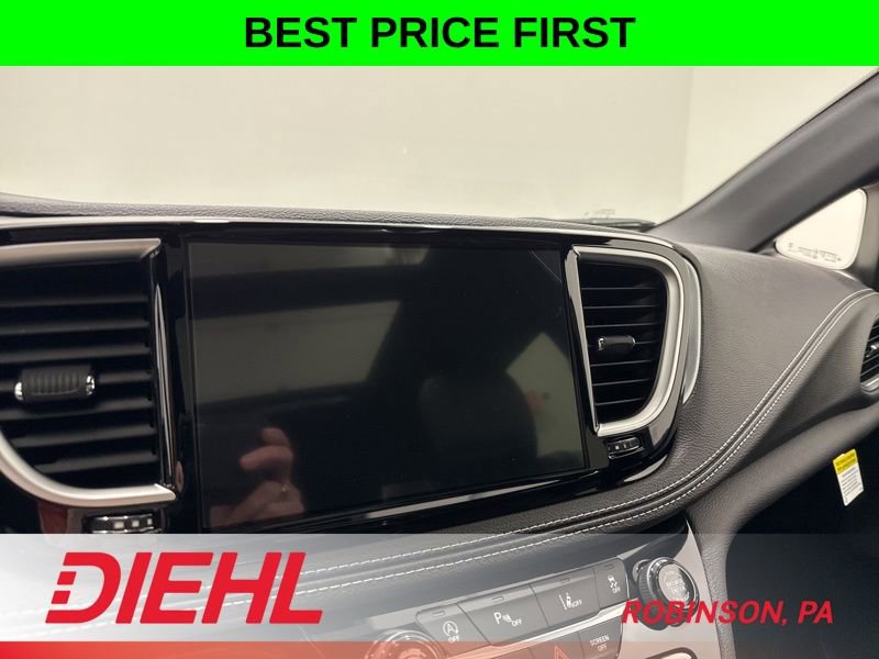 New 2026 Chrysler Pacifica Limited AWD/4WD image 35