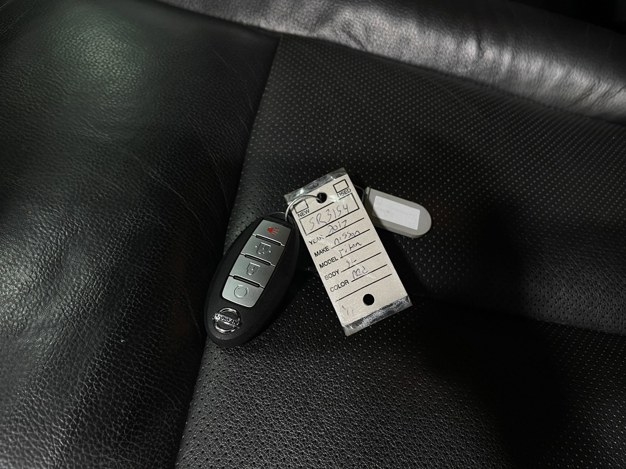 Used 2017 Nissan Titan SL w/ Chrome Package image 35