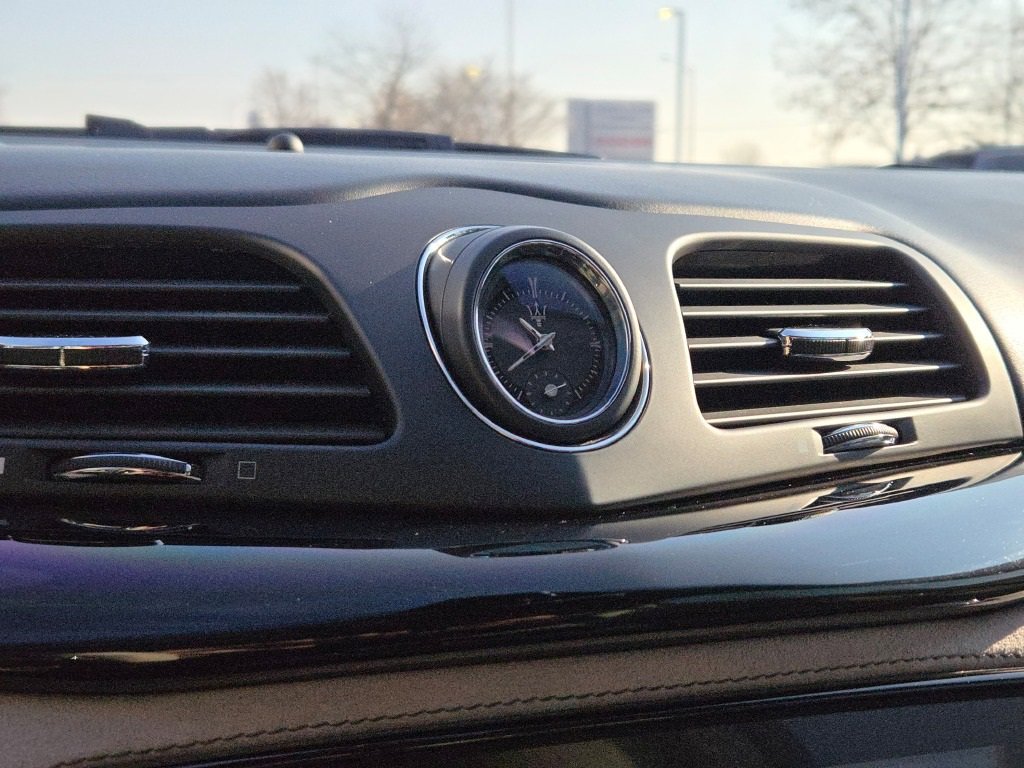 Used 2018 Maserati GranTurismo Sport image 23