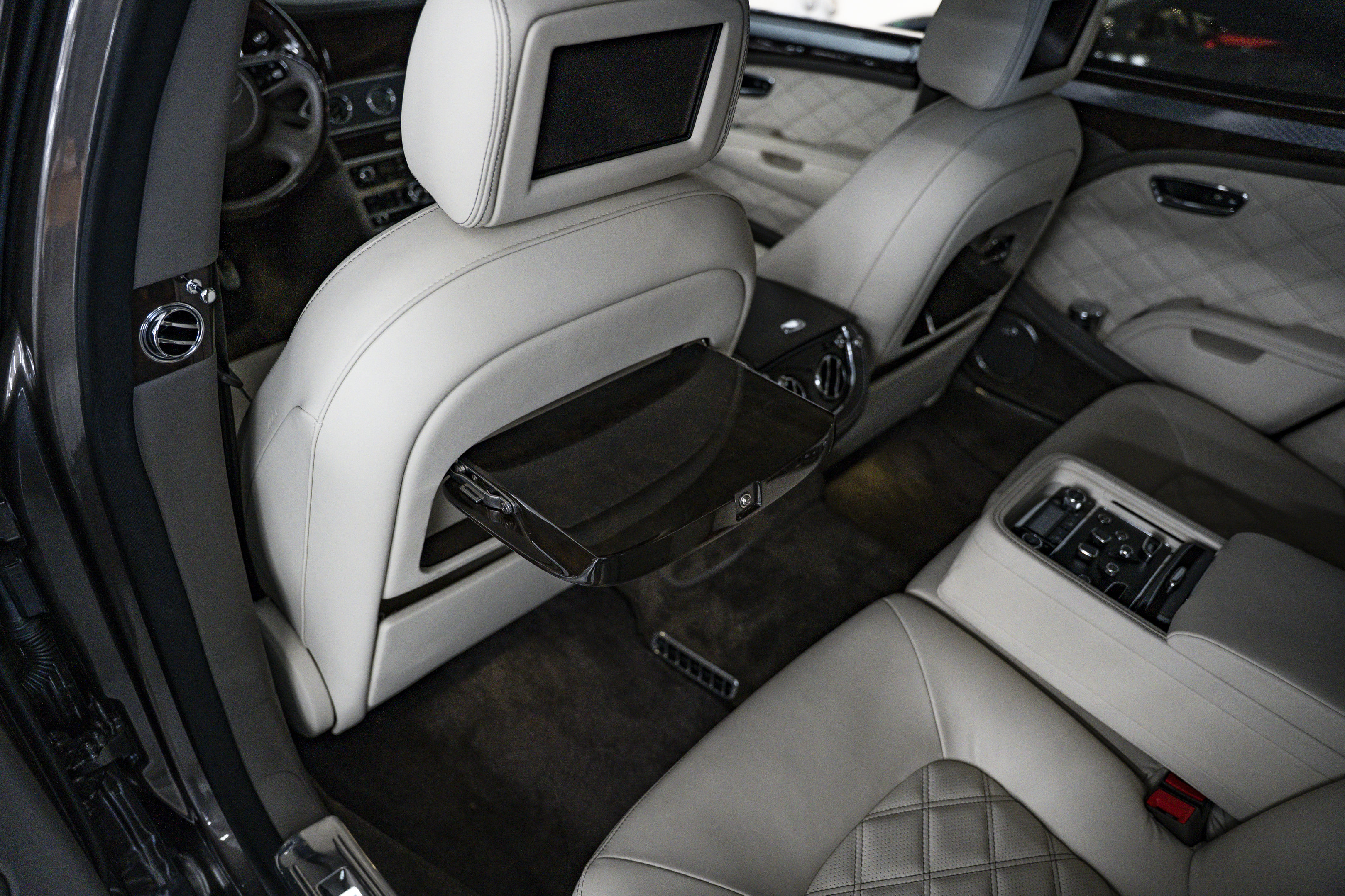 Used 2013 Bentley Mulsanne RWD image 35
