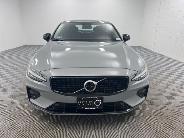 Used 2025 Volvo S60 B5 Core image 3