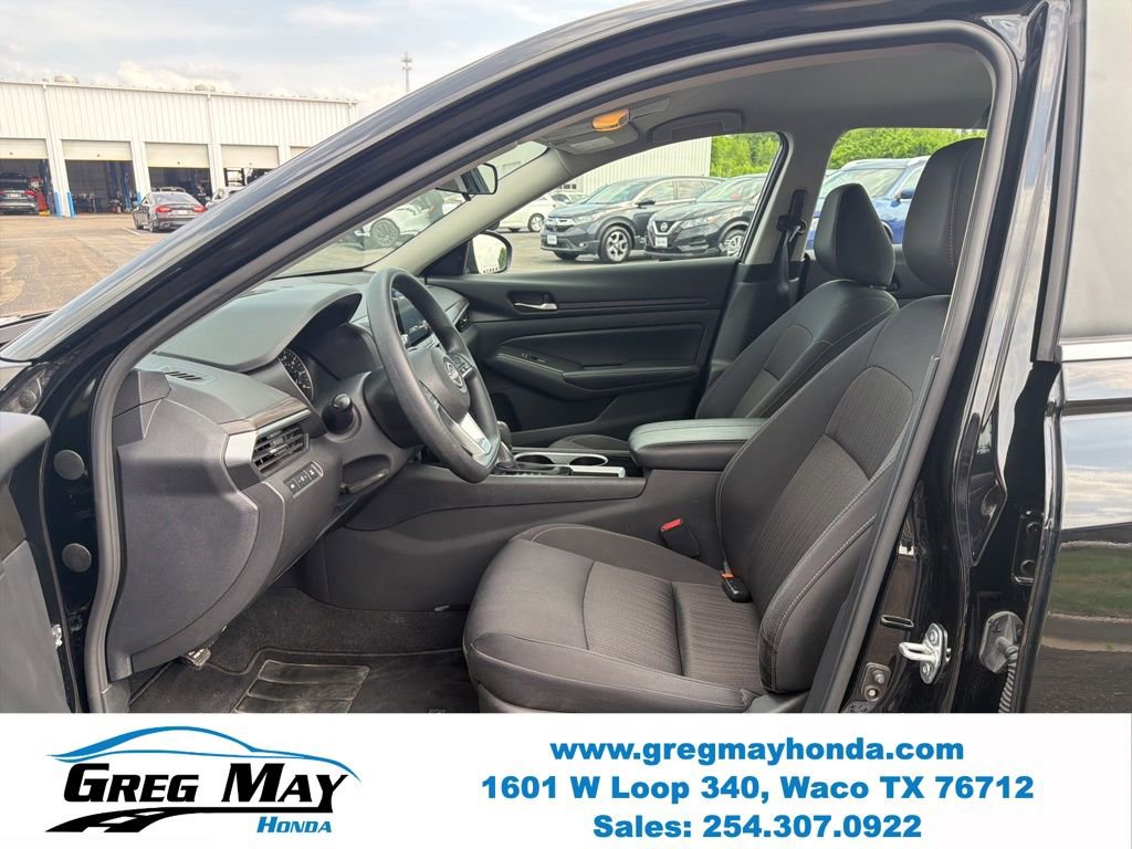 Used 2024 Nissan Altima 2.5 SV image 10