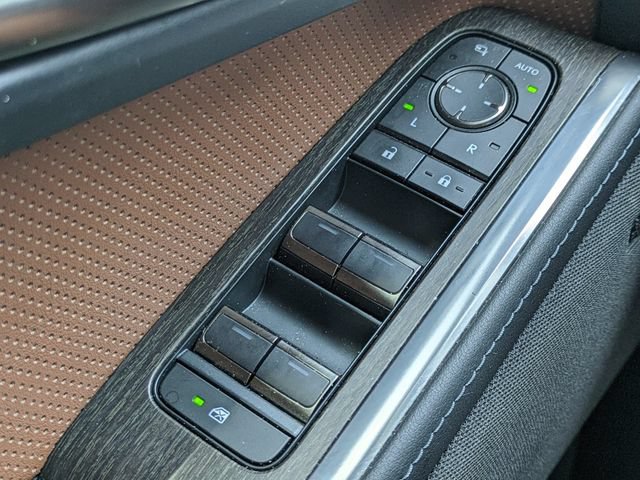 Used 2024 Lexus GX 550 w/ Cold Area Package AWD/4WD image 23