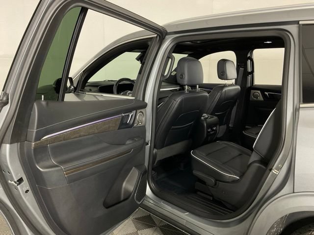 Used 2025 Buick Enclave Avenir w/ Super Cruise Package AWD/4WD image 35