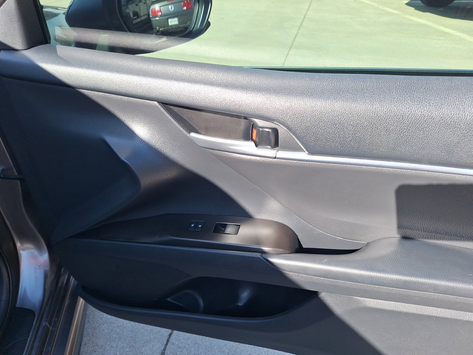 Used 2021 Toyota Camry SE FWD image 33