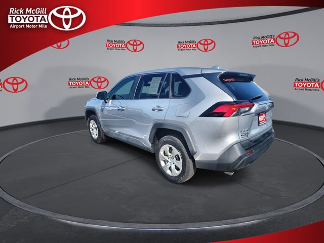 Used 2022 Toyota RAV4 LE FWD image 6