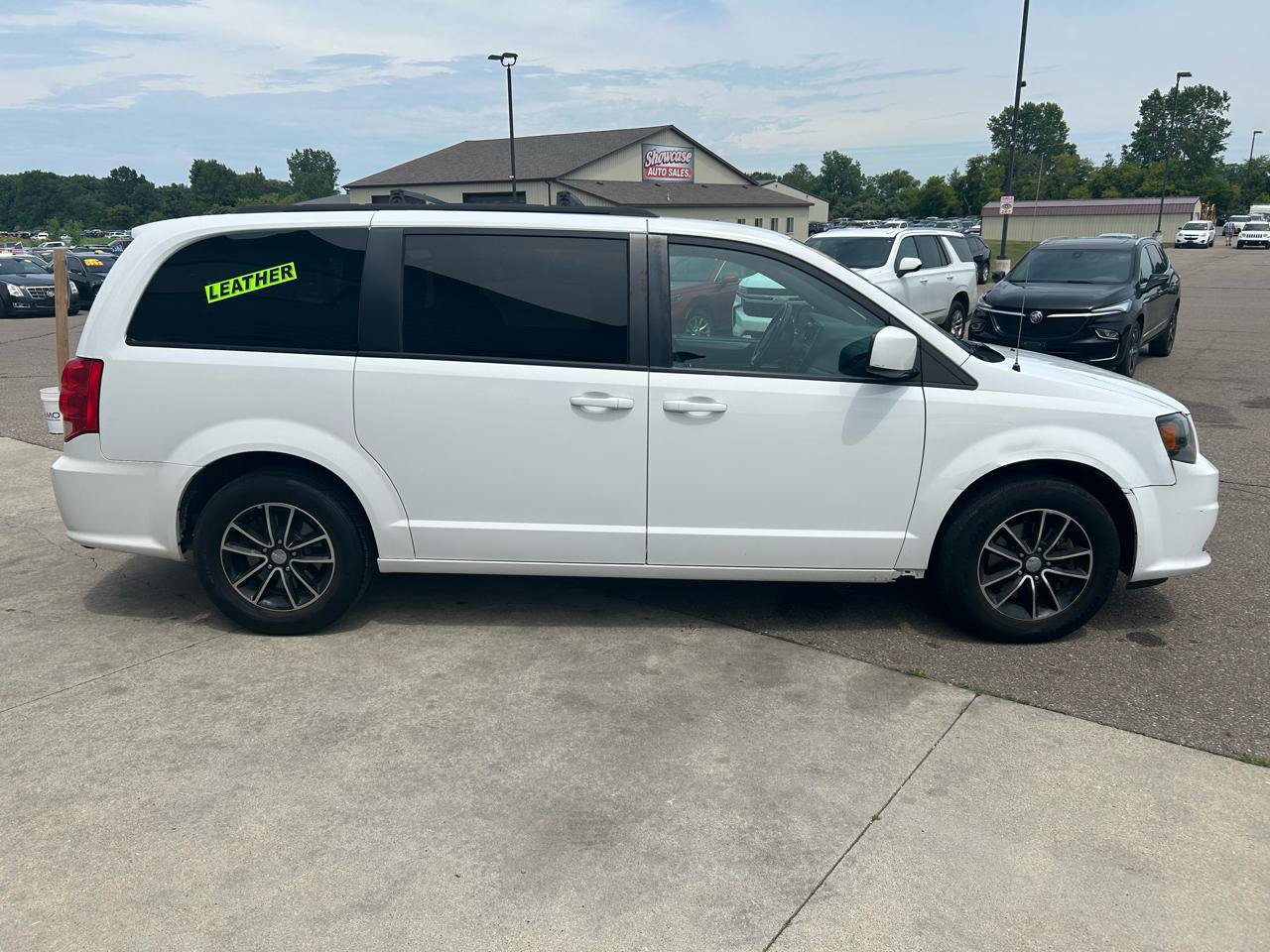 Used 2018 Dodge Grand Caravan GT FWD image 4