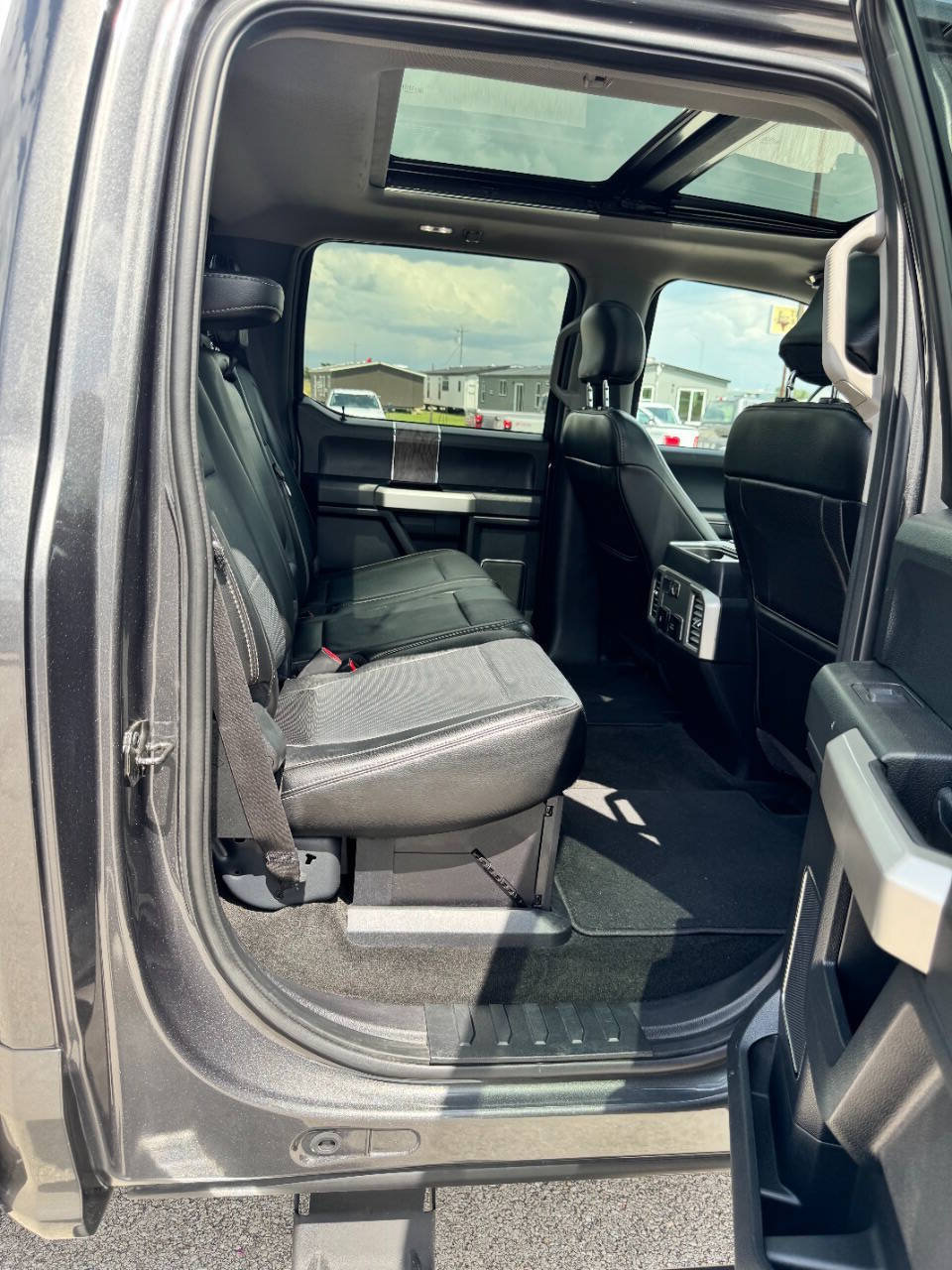 Used 2017 Ford F350 Lariat AWD/4WD image 16