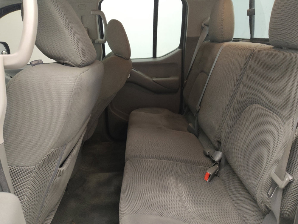 Used 2016 Nissan Frontier SV image 18