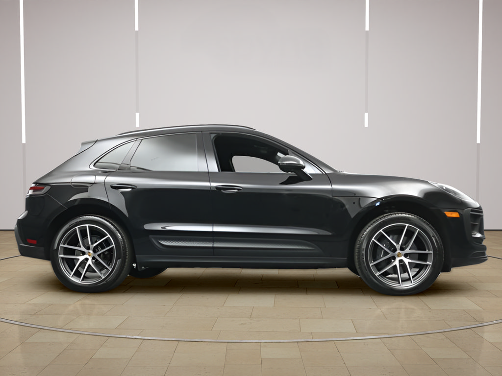 Certified 2026 Porsche Macan AWD/4WD image 30