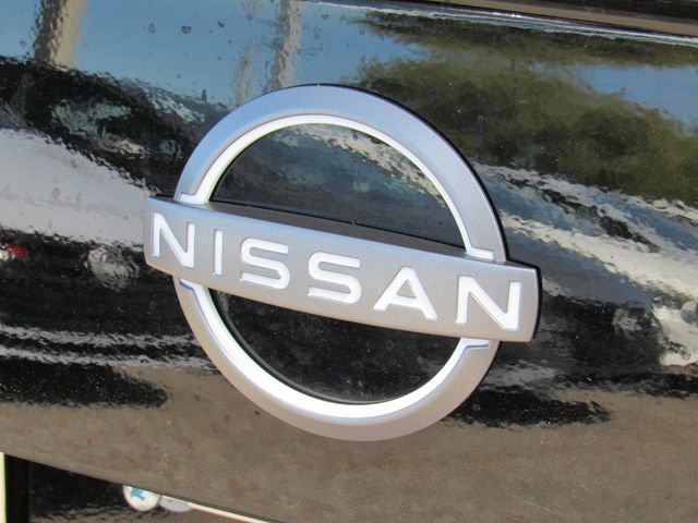 New 2025 Nissan Versa SR w/ Trunk Package FWD image 12