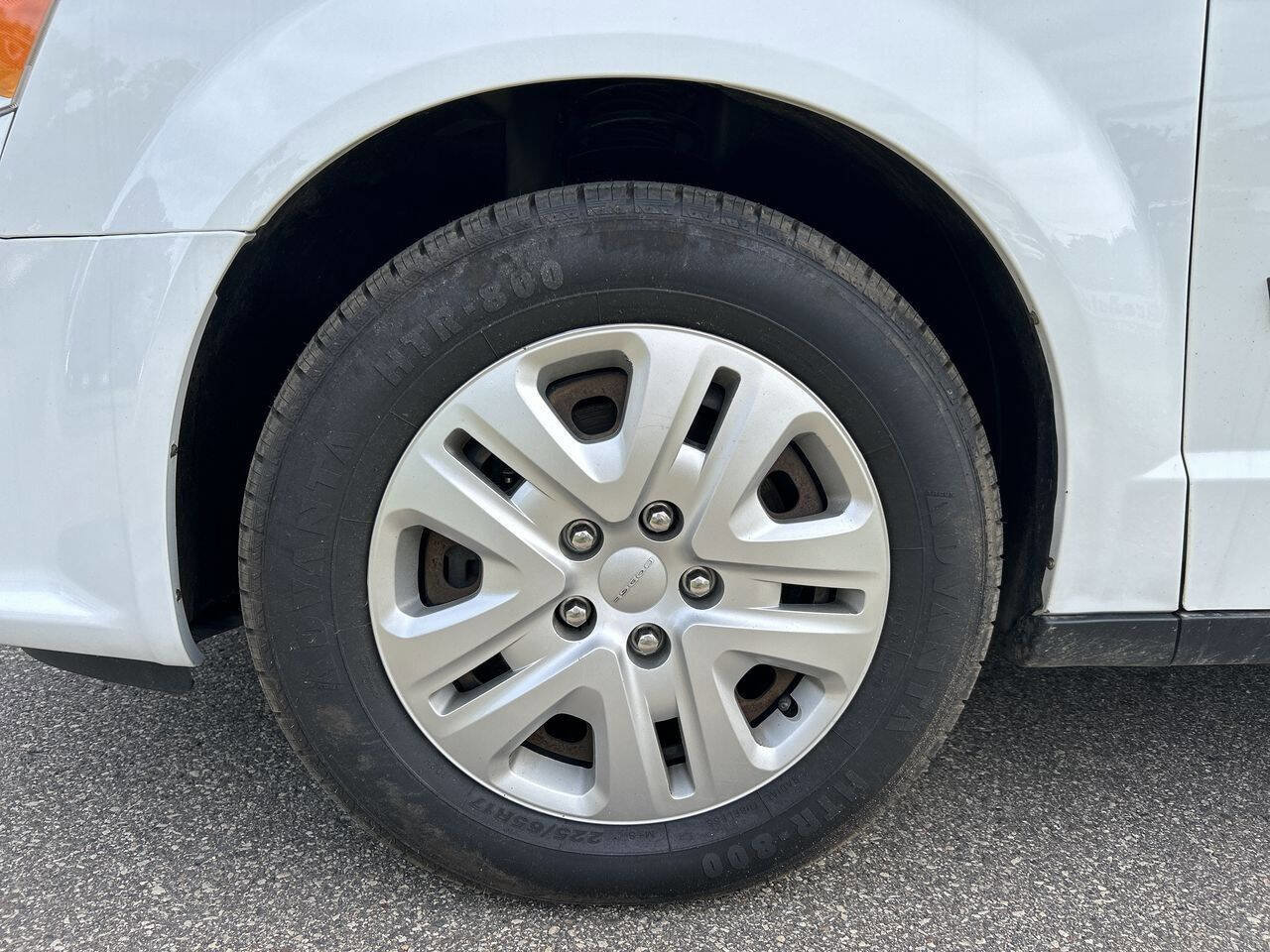 Used 2016 Dodge Grand Caravan American Value Package image 30