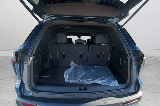 Used 2025 Chevrolet Traverse LT w/ Driver Confidence Package image 19