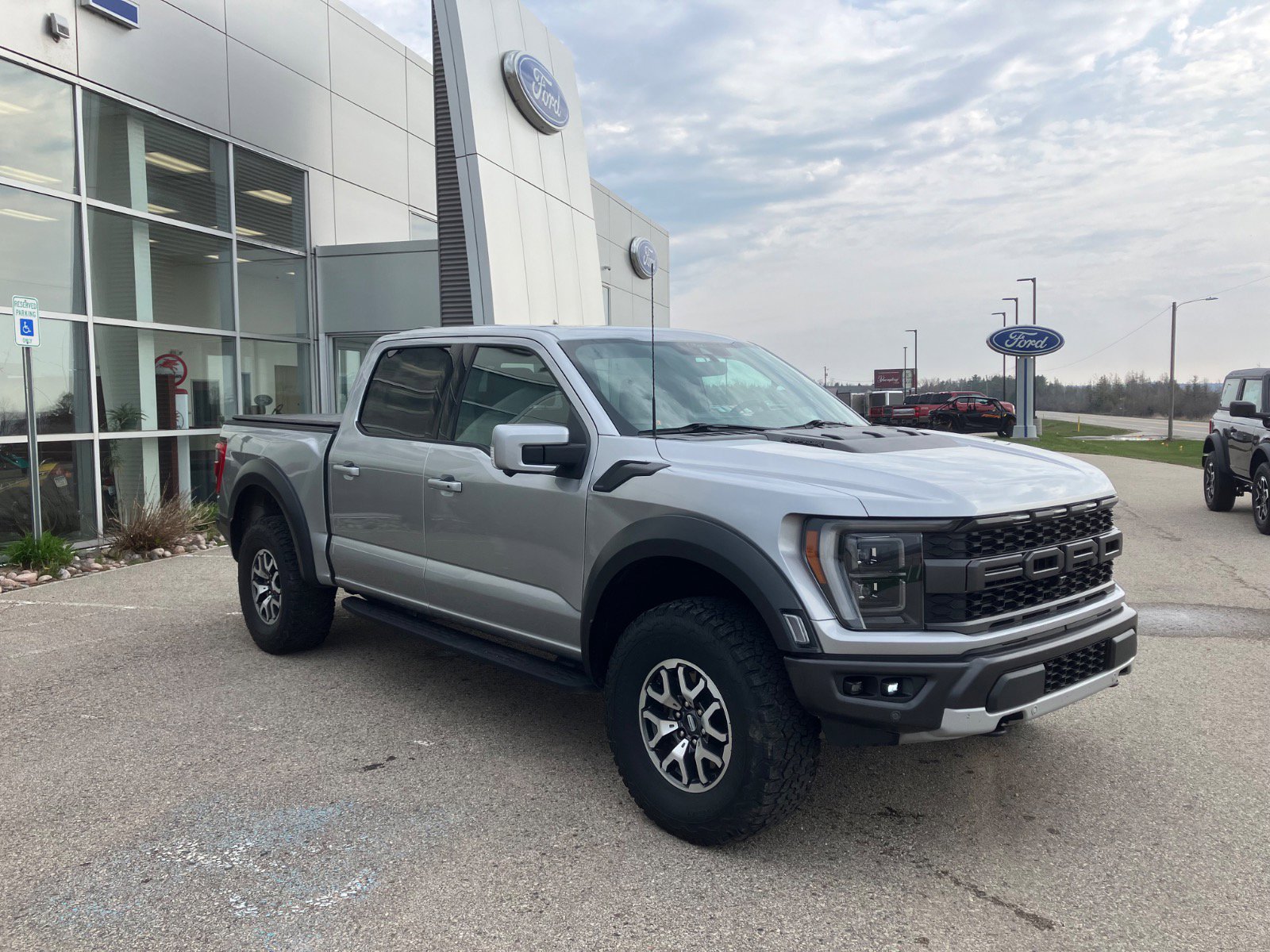 Used 2022 Ford F150 Raptor w/ Equipment Group 801A High AWD/4WD image 7
