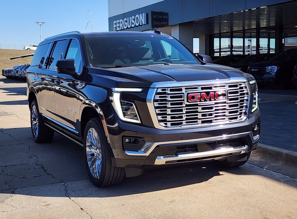New 2025 GMC Yukon XL Denali w/ Sun & Power Step Package
