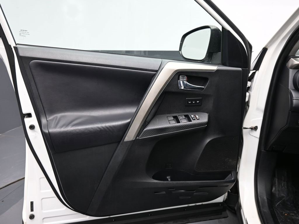 Used 2013 Toyota RAV4 Limited image 30